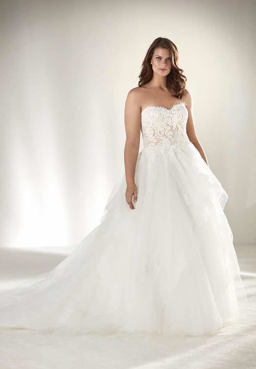 Pronovias Plus